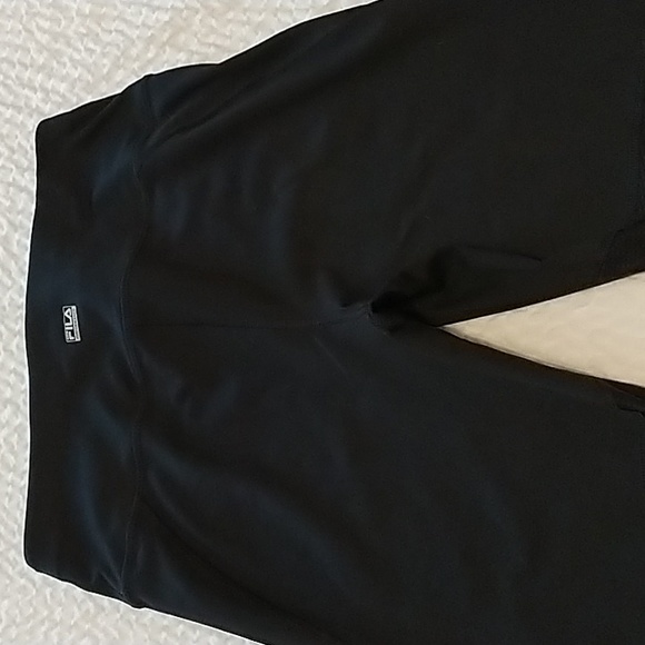 FILA MID RISE LEGGINGS SIZE MEDIUM NWT - Picture 3 of 8